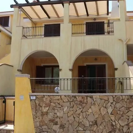 Apartment Centro Di Con Veranda E Giardino Villasimius